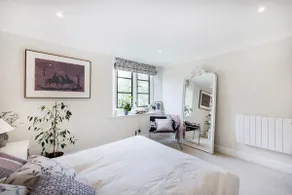Quiet modern flat in historic priory, garden views - Image 5