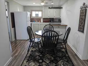 “Hawk’s Cottage | Stylish Private Retreat - Image 4