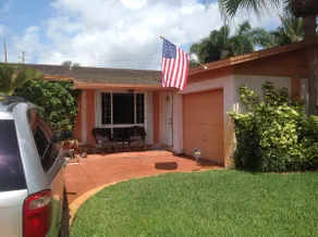Entire 3/2 with private heated salt water pool - Image 3