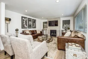 Secluded villa w/ pool & private vineyard in town. - Image 2