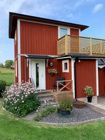 Cozy little cottage in the forest, close to the city center - Image 2