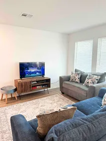 Spacious ModCozy 2Story Townhome|16mns2DT|Sleeps 8 - Image 3