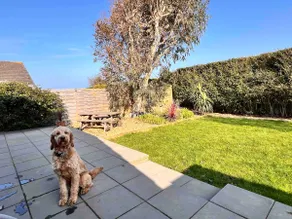 Stylish Dog Friendly Coastal Bungalow with garden - Image 5