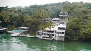 7BR Impressive LAKE house with pool CLEANING and cook included - Image 3