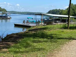 The Nauti Farmhouse & Dock/Pontoon rental - Image 5