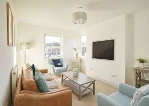 Host & Stay - Osborne House - Image 2
