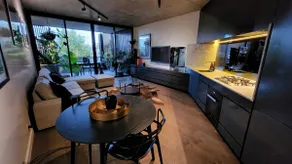Sophisticated Boutique Apartment - Image 4