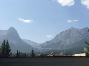Canmore Townhouse! Amazing views, walk to Downtown - Image 2