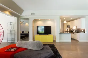 Art and Design in Bradenton Villa - Image 3