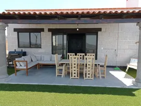 Country house with a beautiful view, swimming pool and horses - Image 2