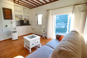 Cuencaloft picturesque studio in Plaza del Trabuco - Image 2