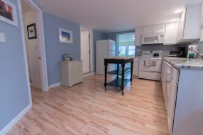 West End Condo w/Parking - Image 5