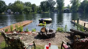 Waterfront Cottage with 2 docks - Image 3