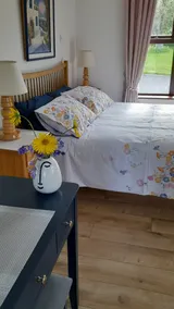 Mairead's one bed apartment with breakfast inc - Image 2
