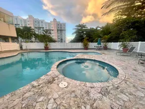 El Bello Polaris Pool Apartments - Image 5