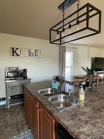 Cozy 3 bedroom Home. Close to it all! - Image 5