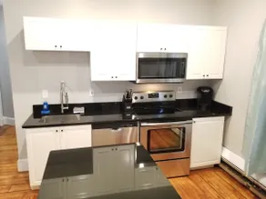 Renovated 2 Bed near downtown - Image 2