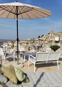 Mineo Townhouse with incredible views of Mt Etna - Image 3