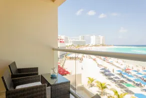 An apartment facing the sea and pool-hotel area - Image 4