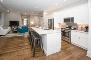 Gorgeous Condo Downtown, Gated Parking Included! - Image 3
