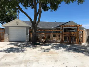 The Ranch House On The Green - Image 3