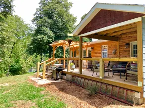 Riverfront Cottage by Caverns & Nat’l Parks - Image 4
