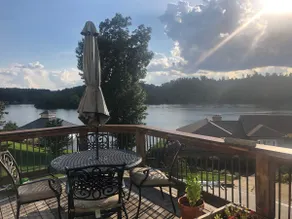 Lake Living - Apartment with a View - Image 4