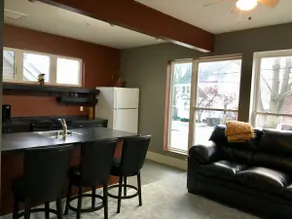 Immaculate apartment steps from Camp Randall! - Image 4