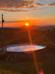 Gore Mountain retreat, large hot tub, 16 beds. - Image 4