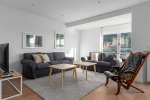 Bright apartment with A/C, parking optional - Image 2