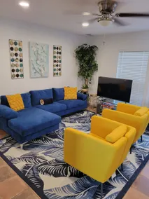 Sweet n Comfy 4 bedroom - Image 4