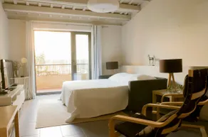 Miracle Street Apartment Barcelona - Image 3