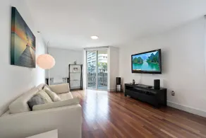 Miami Beautiful Surfside 2 Bed Apart Free Parking - Image 3