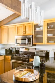 Ski-In/Ski-Out Remodeled Property at Snow Summit - Image 5
