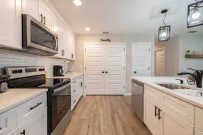 Cheerful 3 bedroom home with pool + grill - Image 4