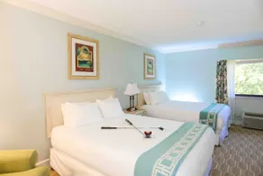 Cozy Condo Steps From Valspar! Putting, Wine, TV - Image 2