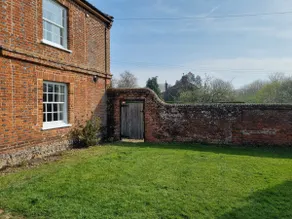Traditional Farmhouse - With a large walled garden - Image 2
