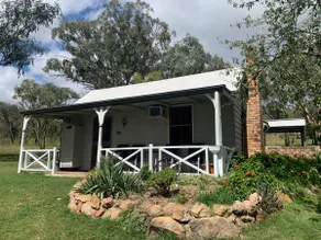 Blue Wren Cottage, open fireplace, vineyard views! - Image 2