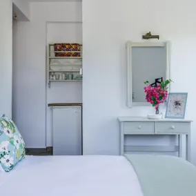 kanaris guesthouse studio 22 - Image 4