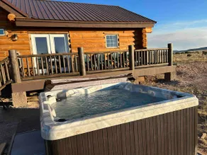 Grand Canyon Cozy Log Home & Hot Tub - Image 5