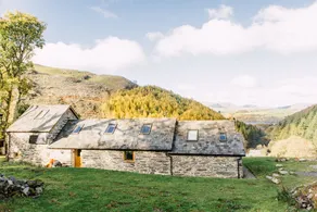 Barn conversion with stunning views over Bala lake - Image 3