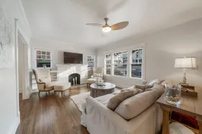 ElWoods Bungalow - Image 2