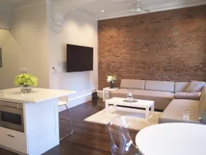 Beautiful Boston Brownstone! - Image 4