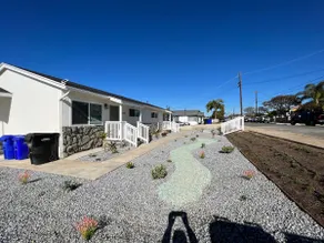 1 Bed / 1 bath BIG PRIVATE back yard LOCATION - Image 3