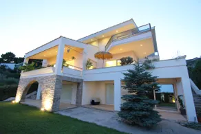 Aerides Luxury Villa - Image 2
