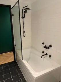 Darling Harbour Goldsbrough Luxury Resort pool,spa - Image 3