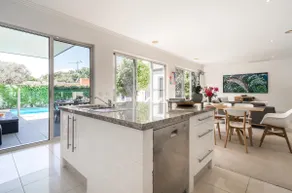 The Portsea Hideaway - Image 2