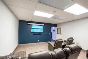 Comfy 2 Beds Queen Deluxe - Sierra Vista - Image 4