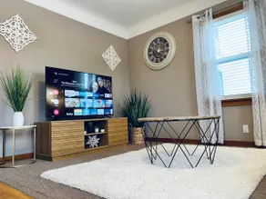 Updated Lovely 3 BR HOUSE ❤️ Heart of Bay City, MI - Image 3