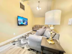 4 bedrooms & 3 bathrooms | Entire Home For Families 🏠 - Image 4